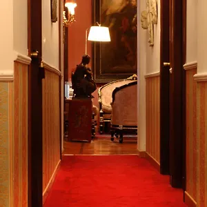 Residenza Frattina Pensión Roma
